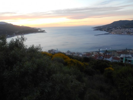 Ο κόλπος της Σάμου από τις 3 εκκλησιές